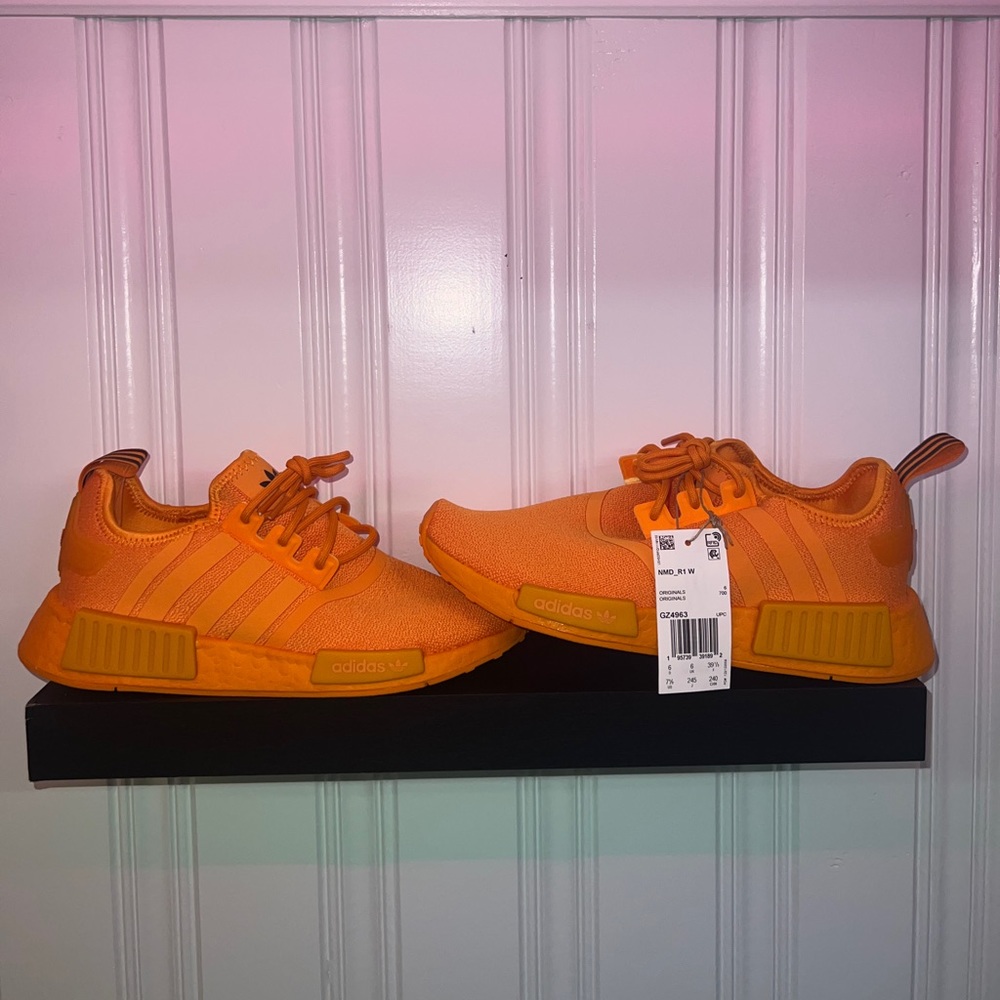 Adidas Originals NMD R1 Shoes Womens 7.5 Bright Orange Black GV9439 Boost New